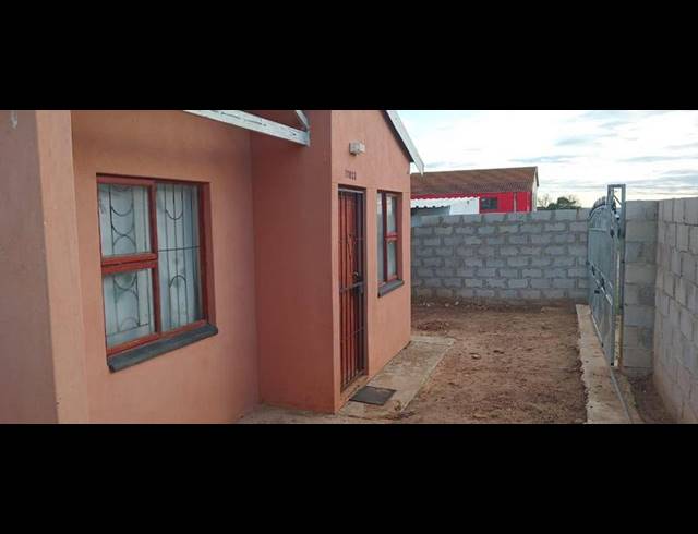 2 BEDROOM HOUSE FOR SALE IN GOVAN MBEKI